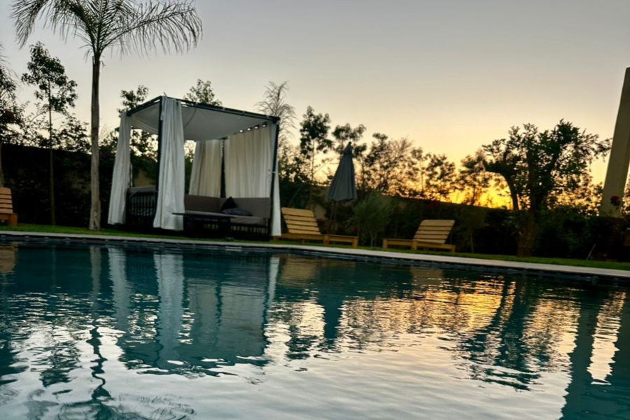 Marrakesch Tageskarte Pool inklusive Mittagessen und Shuttle - Entspannen