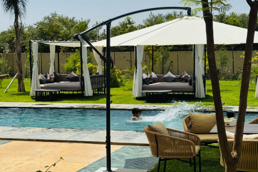 Marrakesch Tageskarte Pool inklusive Mittagessen und Shuttle - Entspannen