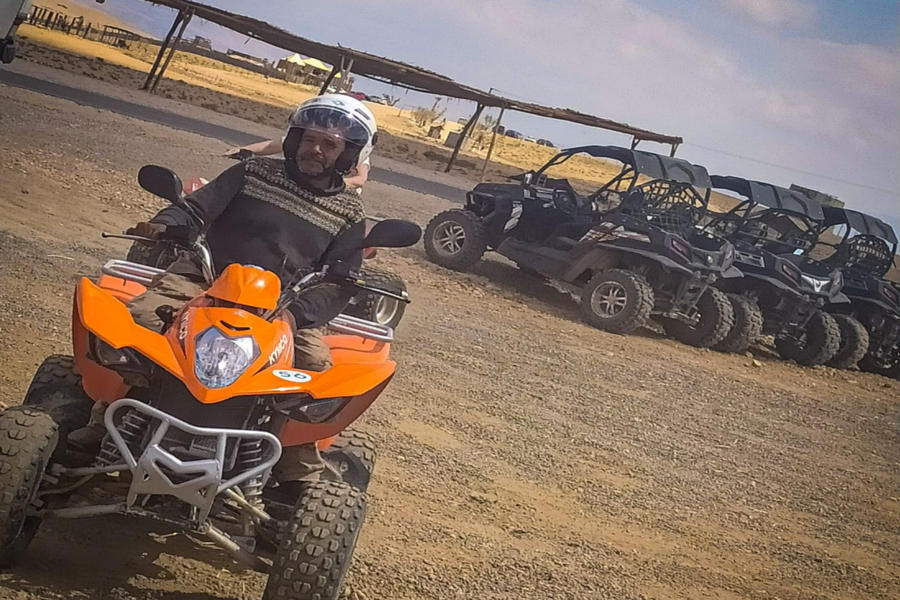 Quad, Camel Ride und Abendessen in der Felsenwüste von Agafay